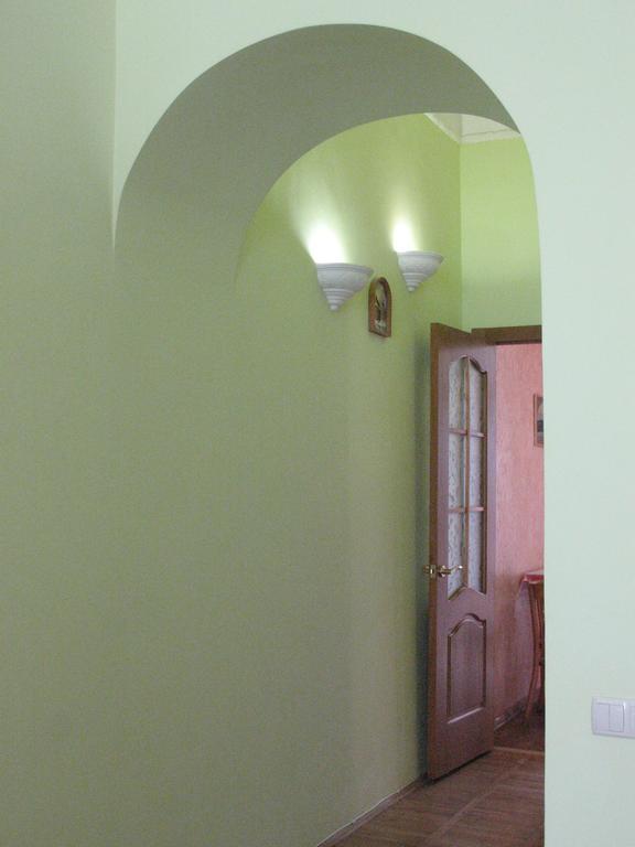 リヴィウFlat On Sheptytskykhアパートメント エクステリア 写真