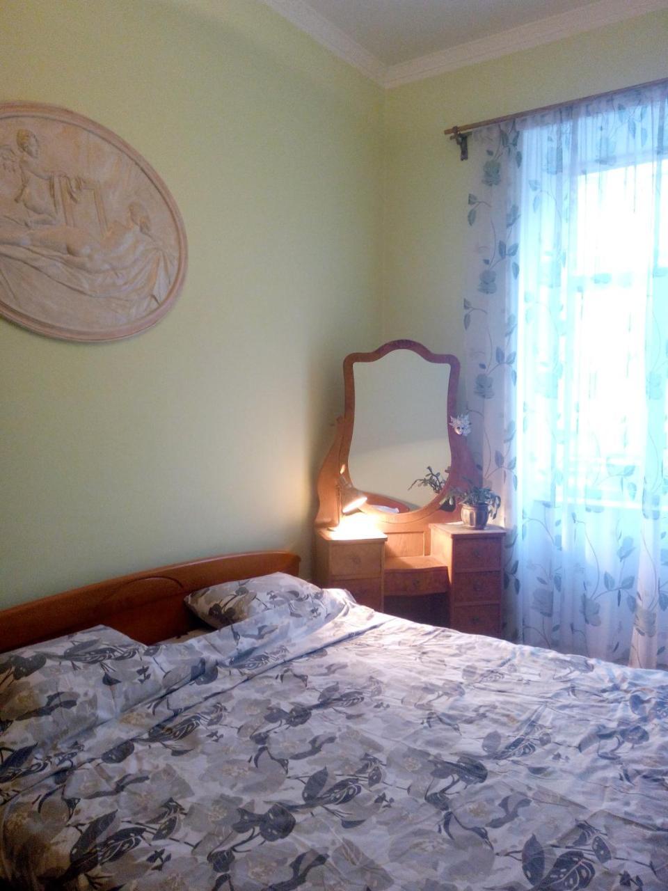 リヴィウFlat On Sheptytskykhアパートメント エクステリア 写真