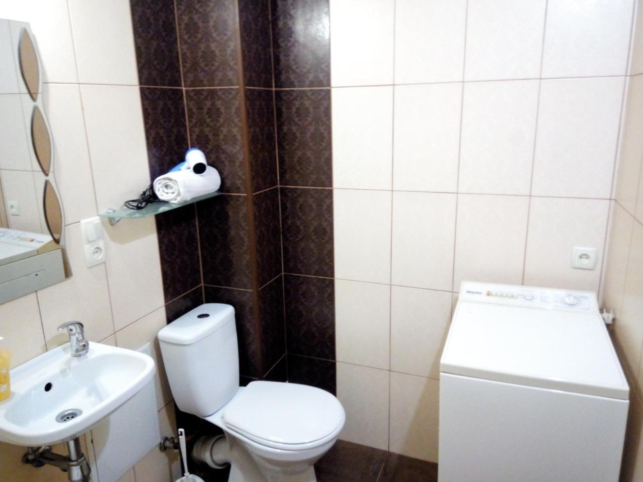 リヴィウFlat On Sheptytskykhアパートメント エクステリア 写真